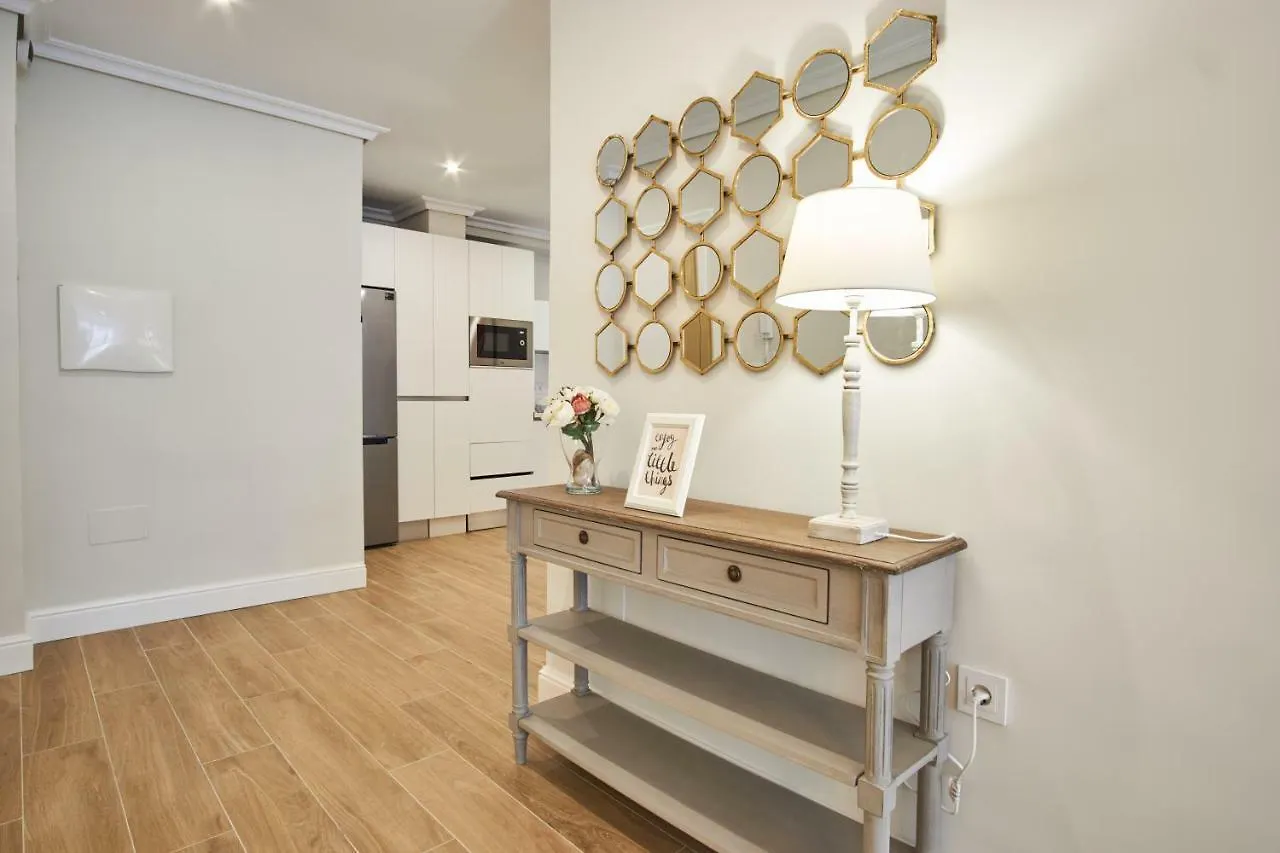 Arjona Riverside Central Deluxe By Valcambre Seville 0*,