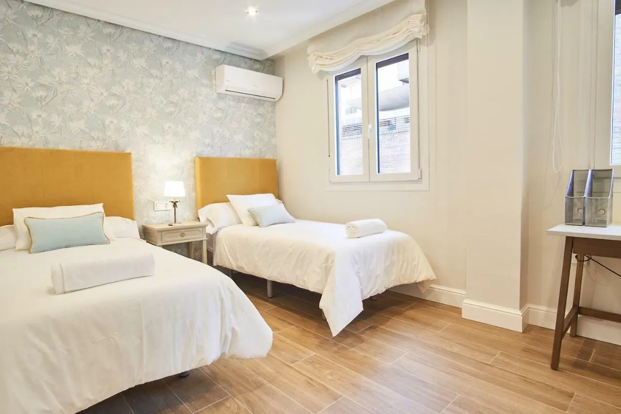 Arjona Riverside Central Deluxe By Valcambre Seville 0*,