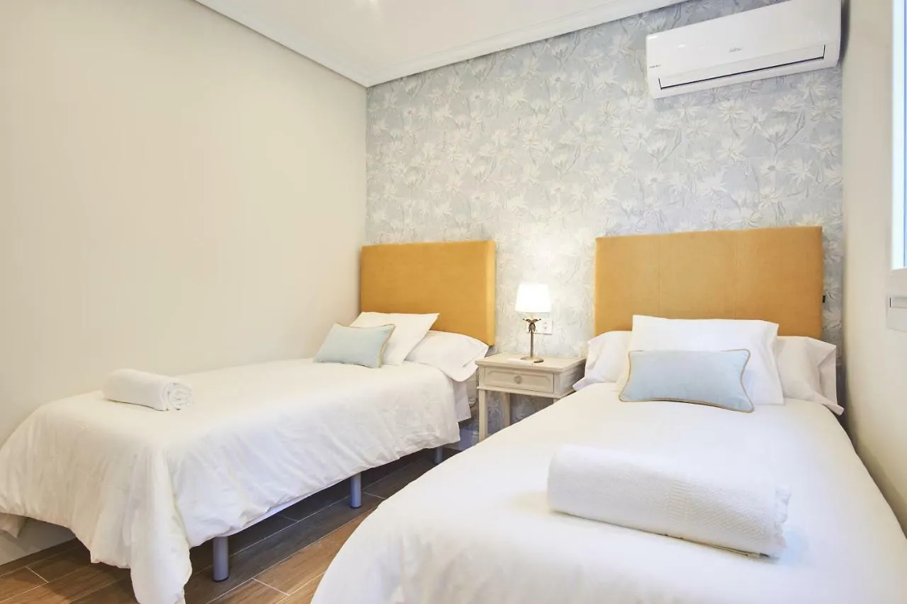 Apartment Arjona Riverside Central Deluxe By Valcambre Seville Spain