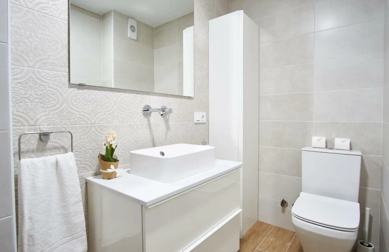 Arjona Riverside Central Deluxe By Valcambre Seville 0*,