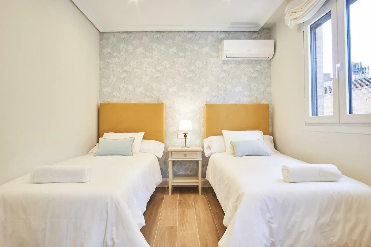 Arjona Riverside Central Deluxe By Valcambre Seville 0*,