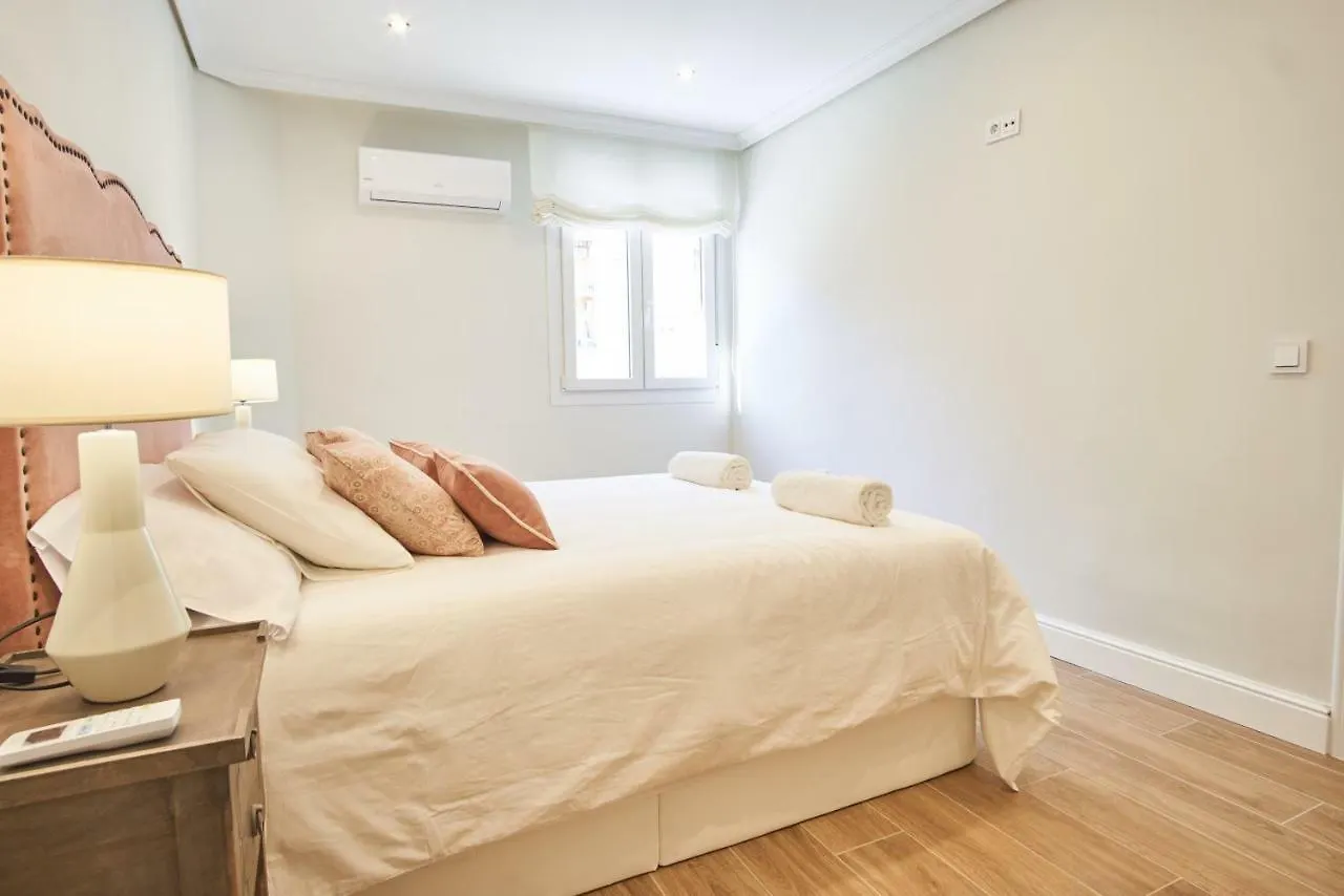 Apartment Arjona Riverside Central Deluxe By Valcambre Seville Spain